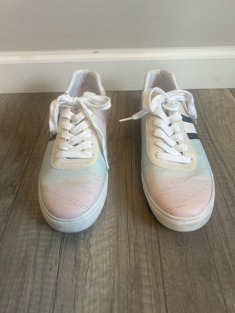 Tommy Hilfiger TWLAYLEE Women’s Sneakers Size 10M Pastel Stripe Casual Shoes - Picture 4 of 12